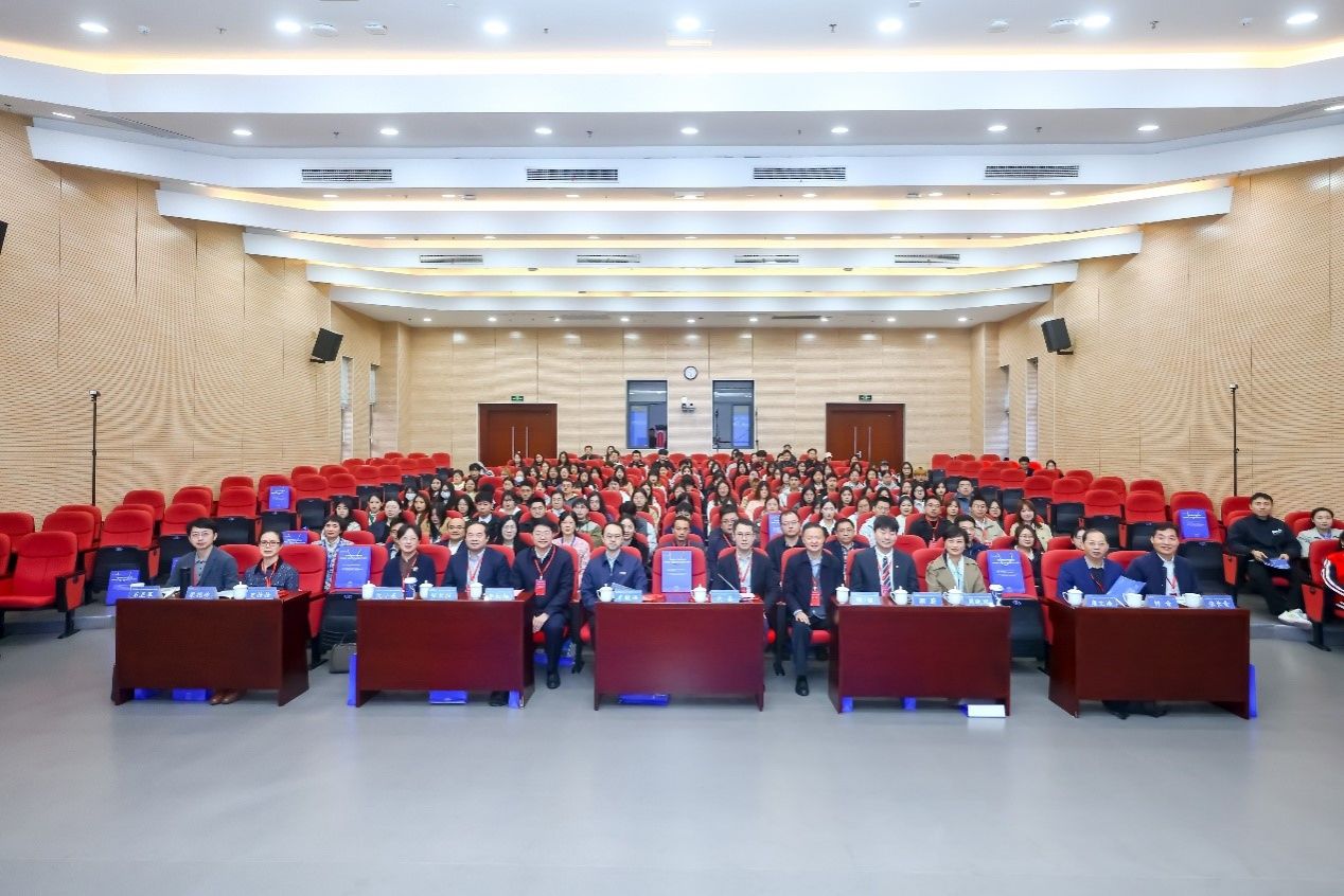 爆料网
举办2025年江苏省研究生第二届“数字治理、新型工业化与...